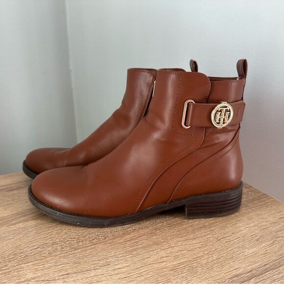 Tommy Hilfiger Women's Rezin2 Brown Ankle Fashion Boot size 9M Boho Chic - Picture 1 of 11